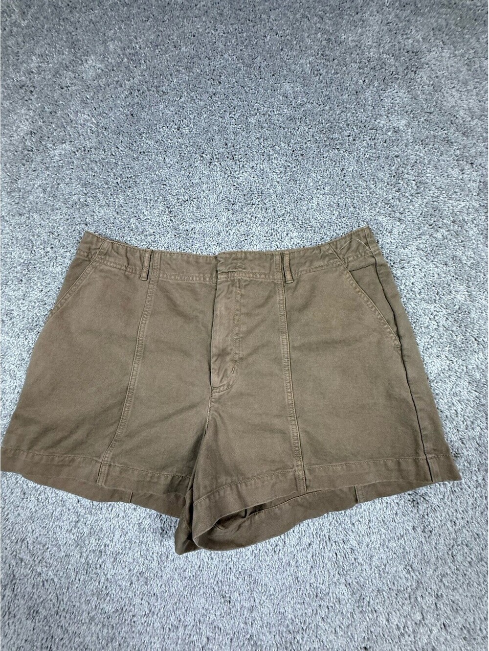 NWOT Universal Thread Women’s Cotton Shorts Size 14 Khaki Chino